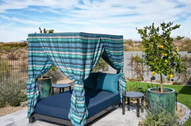 01_Rectangle Canopy Bed