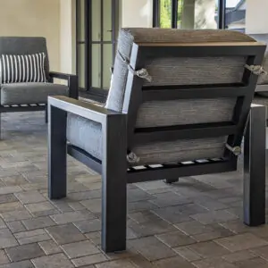 02_2x4 Elite Casual Seating