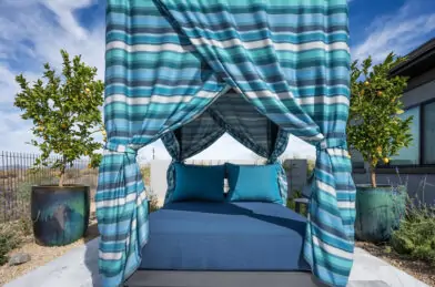 02_Rectangle Canopy Bed
