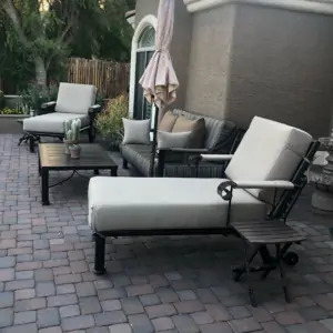 05_GC Poolside