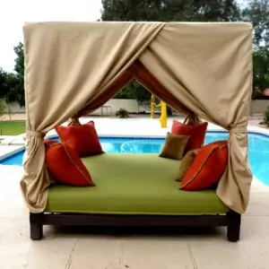 06_Square Canopy Bed
