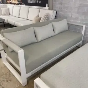 08_Horizon Casual Seating