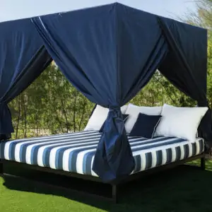08_Square Canopy Bed